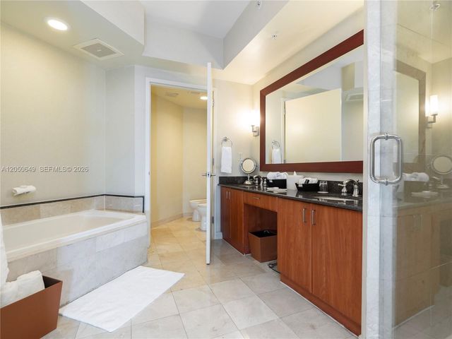 18001 Collins Avenue 1814, Sunny Isles Beach, FL 33160