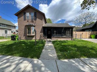105 S Pine Street, Fenton, MI 48430