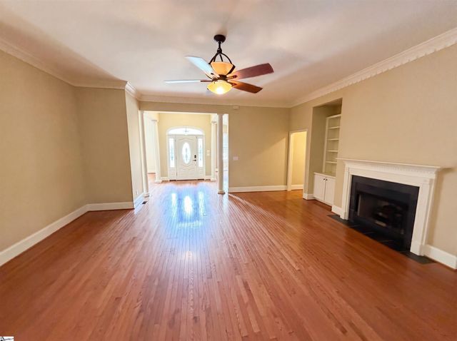324 S Griffin Mill Court, Spartanburg, SC 29307