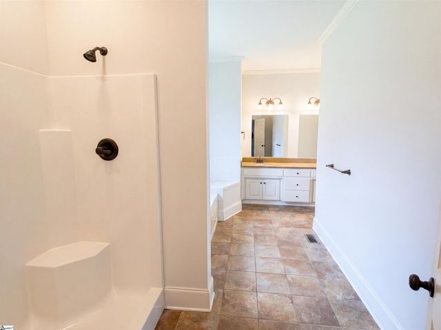 324 S Griffin Mill Court, Spartanburg, SC 29307
