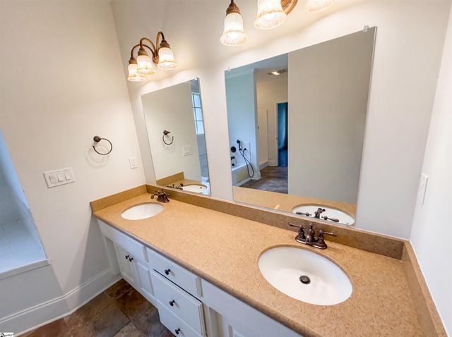 324 S Griffin Mill Court, Spartanburg, SC 29307