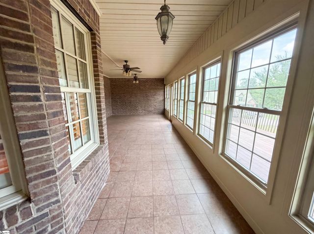 324 S Griffin Mill Court, Spartanburg, SC 29307