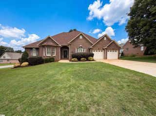 324 S Griffin Mill Court, Spartanburg, SC 29307