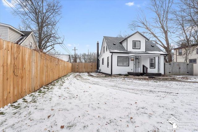 25255 Charles Street, Taylor, MI 48180