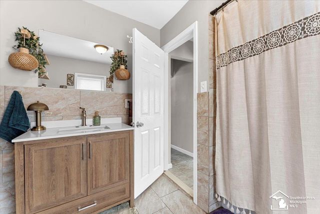 25255 Charles Street, Taylor, MI 48180