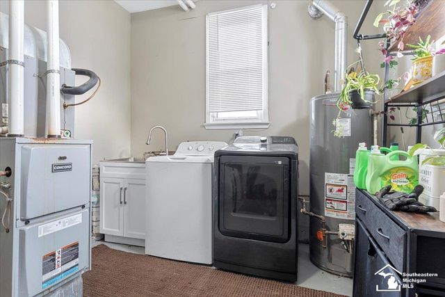 25255 Charles Street, Taylor, MI 48180