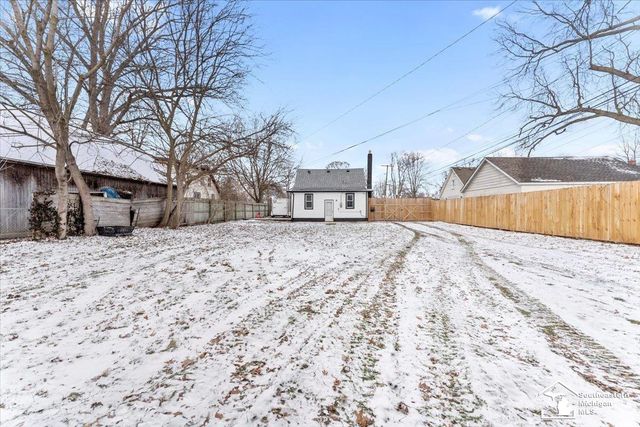 25255 Charles Street, Taylor, MI 48180