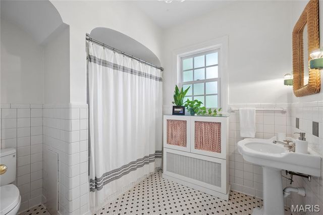 119 S Gore Avenue, St Louis, MO 63119