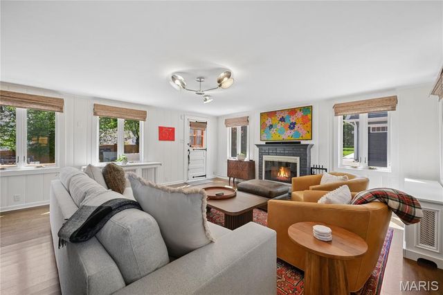 119 S Gore Avenue, St Louis, MO 63119