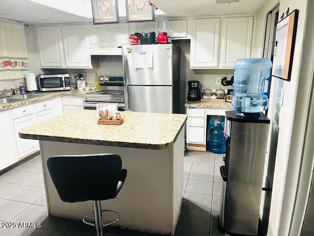 2377 W HAZELWOOD Street, Phoenix, AZ 85015