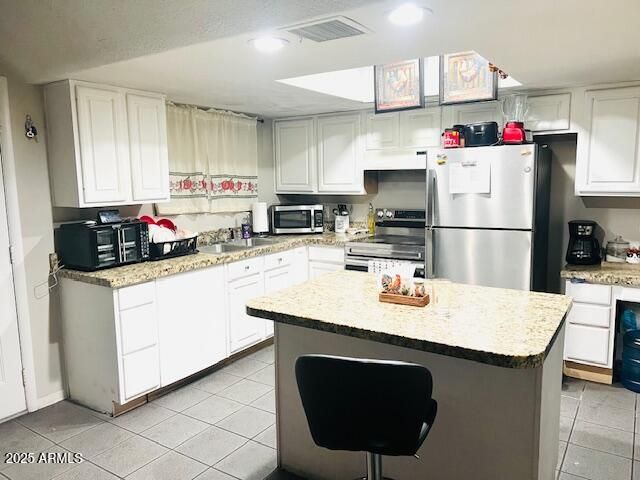 2377 W HAZELWOOD Street, Phoenix, AZ 85015