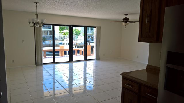 718 NE 12th Terrace 3, Boynton Beach, FL 33435