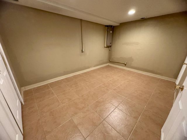 2002 Arkwright Street, Maplewood, MN 55117