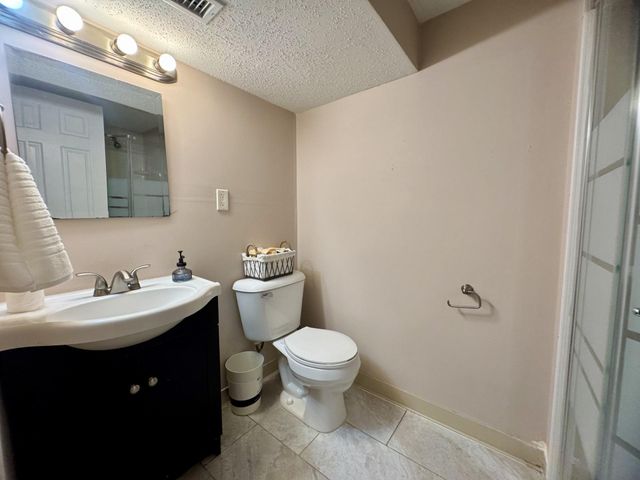 2002 Arkwright Street, Maplewood, MN 55117