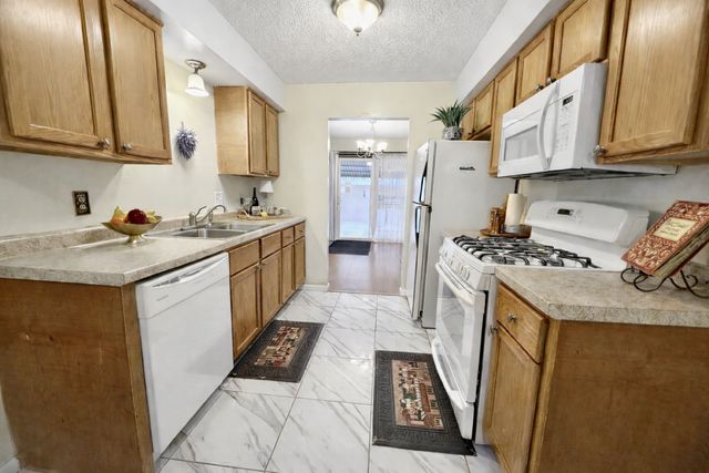 2002 Arkwright Street, Maplewood, MN 55117