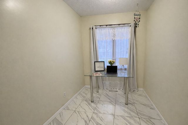 2002 Arkwright Street, Maplewood, MN 55117