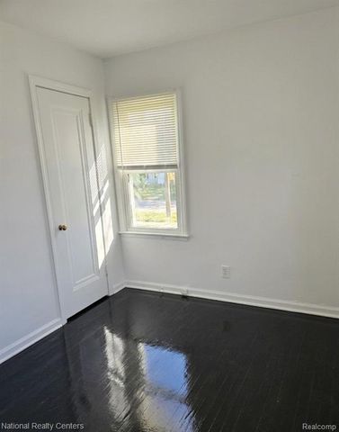 20445 Pinehurst Street, Detroit, MI 48221