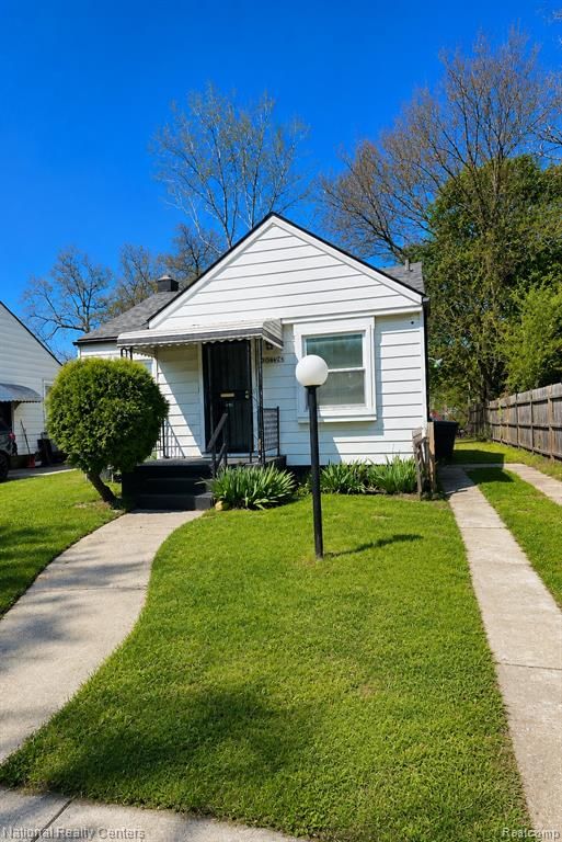 20445 Pinehurst Street, Detroit, MI 48221
