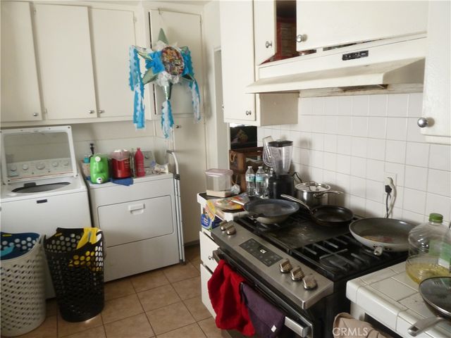 936 N Enid, Azusa, CA 91702