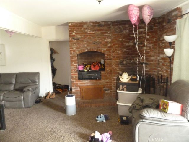 936 N Enid, Azusa, CA 91702