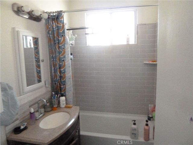 936 N Enid, Azusa, CA 91702