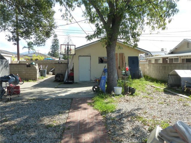 936 N Enid, Azusa, CA 91702