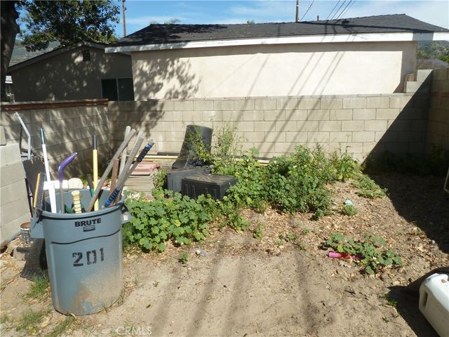 936 N Enid, Azusa, CA 91702