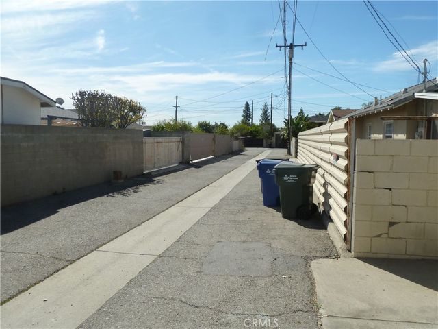 936 N Enid, Azusa, CA 91702