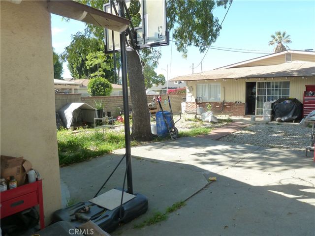 936 N Enid, Azusa, CA 91702