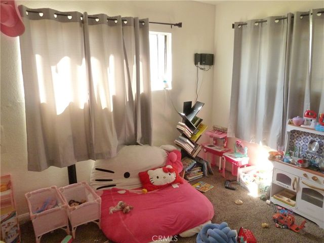 936 N Enid, Azusa, CA 91702