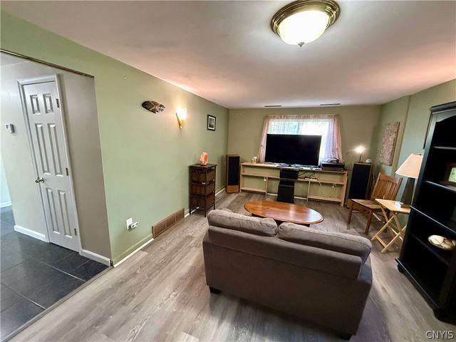 8135 Crimson Circle, Clay, NY 13041