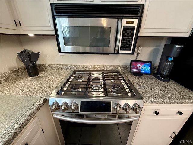 8135 Crimson Circle, Clay, NY 13041
