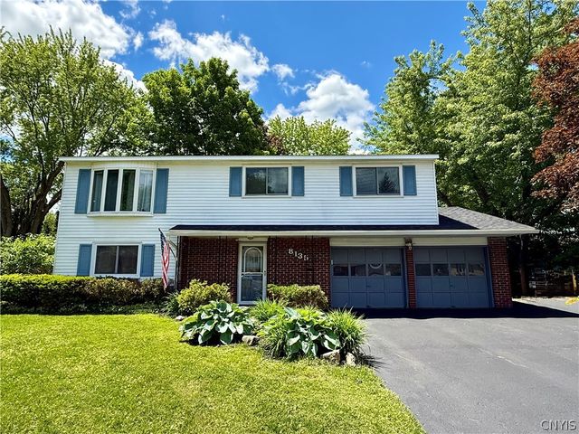 8135 Crimson Circle, Clay, NY 13041