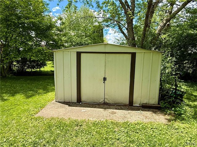 8135 Crimson Circle, Clay, NY 13041