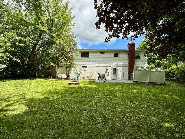 8135 Crimson Circle, Clay, NY 13041