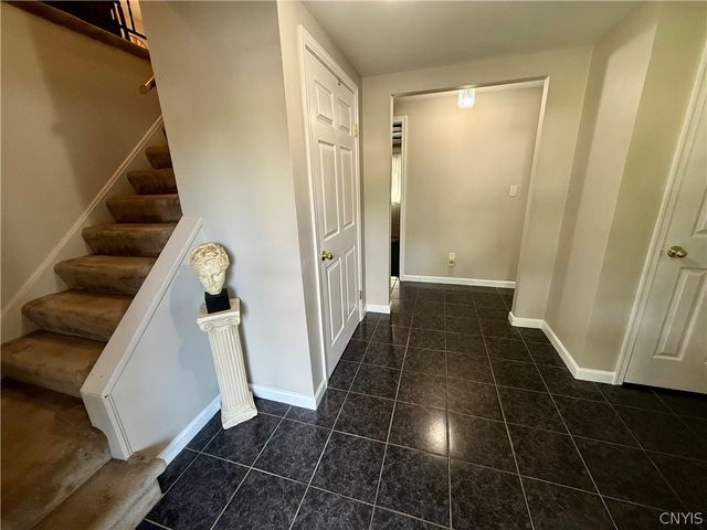 8135 Crimson Circle, Clay, NY 13041