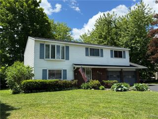 8135 Crimson Circle, Clay, NY 13041