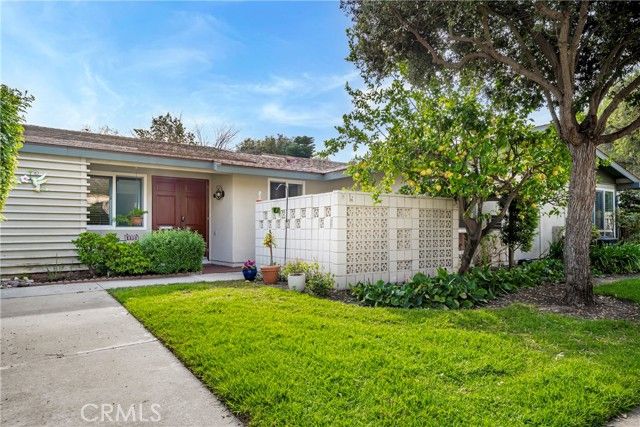 89 Calle Aragon B, Laguna Woods, CA 92637