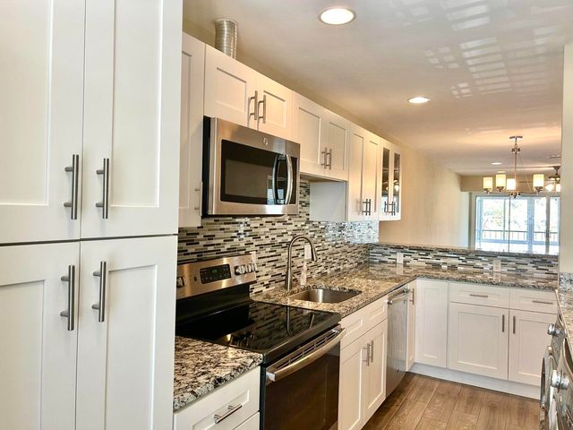 2811 SW 15th Street 202, Delray Beach, FL 33445