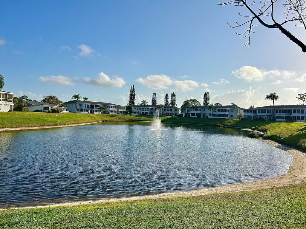 2811 SW 15th Street 202, Delray Beach, FL 33445