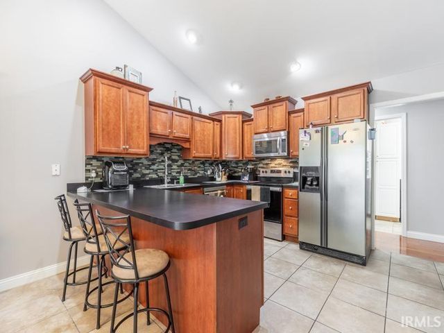 9141 Arbor Grove Court, Evansville, IN 47711