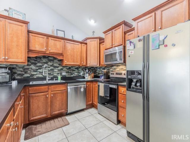 9141 Arbor Grove Court, Evansville, IN 47711