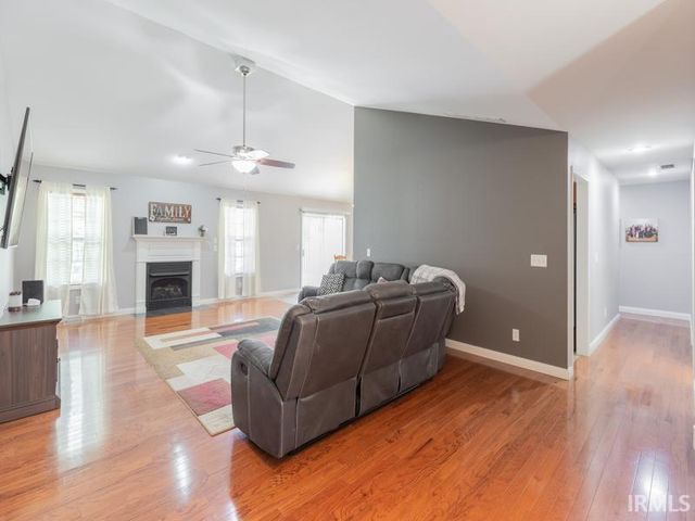 9141 Arbor Grove Court, Evansville, IN 47711