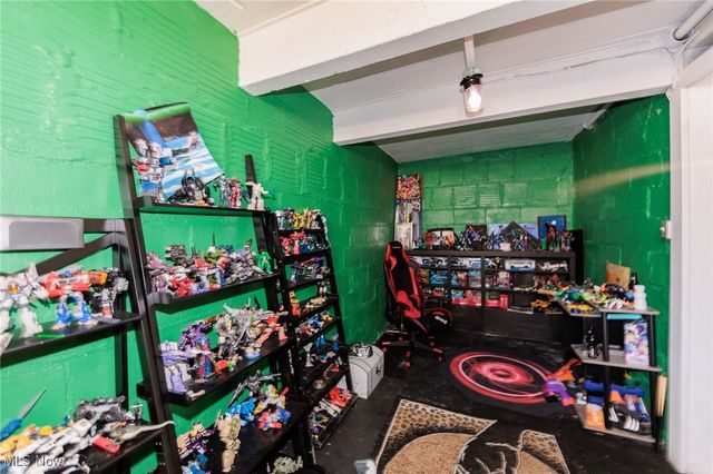 1817 Flint Avenue, Akron, OH 44305