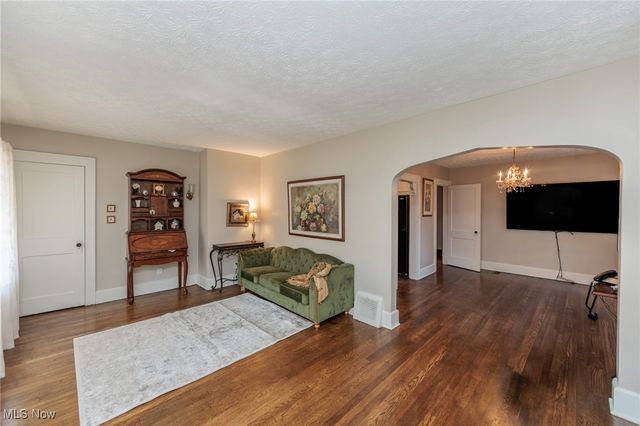 1817 Flint Avenue, Akron, OH 44305