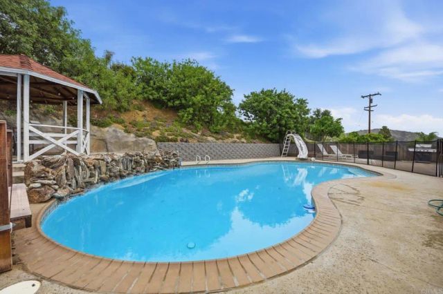13104 Lakeview Granada Drive, Lakeside, CA 92040