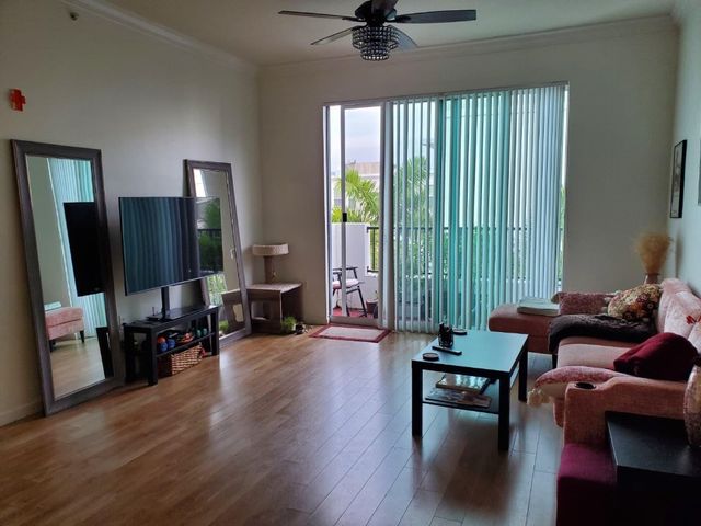 2401 NE 65th Street 608, Fort Lauderdale, FL 33308