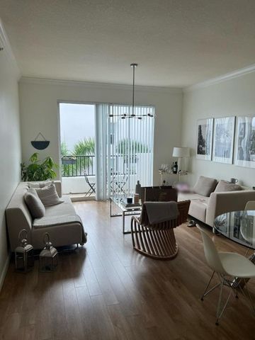 2401 NE 65th Street 608, Fort Lauderdale, FL 33308