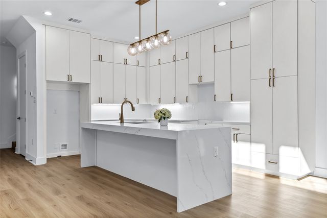 2320 Arroyo Avenue, Dallas, TX 75219