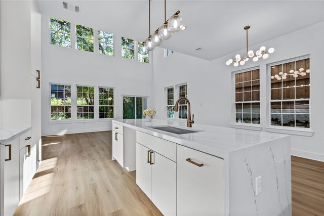 2320 Arroyo Avenue, Dallas, TX 75219